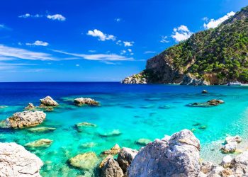 Unveiling Summer Wonders: A Comprehensive Guide to Exploring the Greek Islands