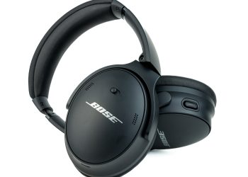 Unveiling the Bose QuietComfort 45: The Perfect Travel Companion for Your Ears?